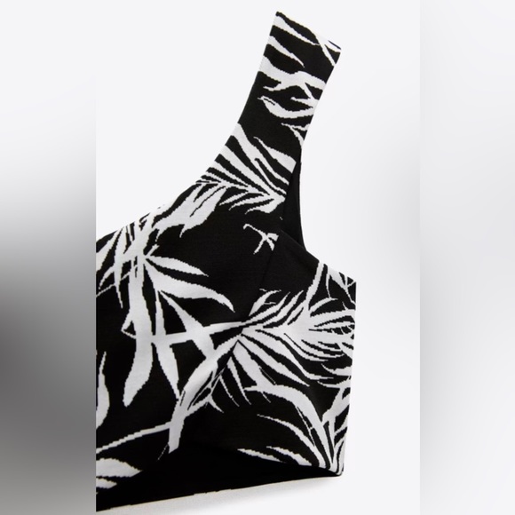 Zara Women’s Black and White Palm Leaf Print One Shoulder Asymmetrical Crop Top - Picture 5 of 10